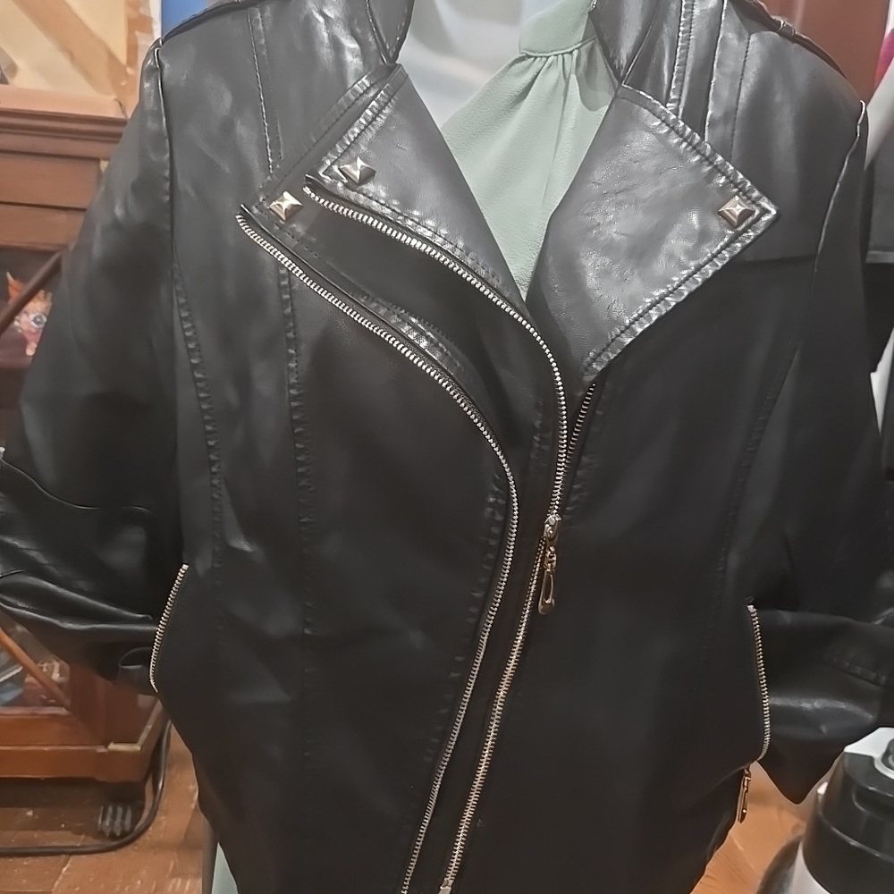 Elegant Black Vegan Leather Jacket, Slanted Zipper and Side Pockets, L  See #8